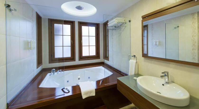 Cesmeli Konak Hotel Silivri Ngoại thất bức ảnh